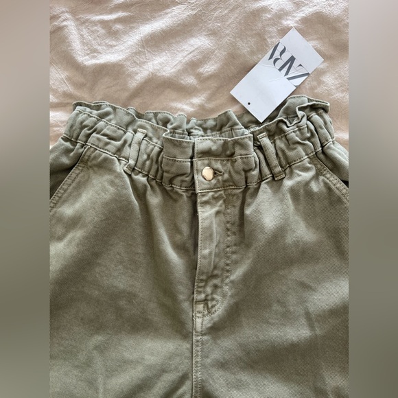 NEW HIGH-WAISTED KHAKI ZARA JEANS - Picture 2 of 5